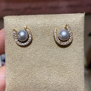 brand new Grey freshwater pearls sterling silver 925 horseshoe studs